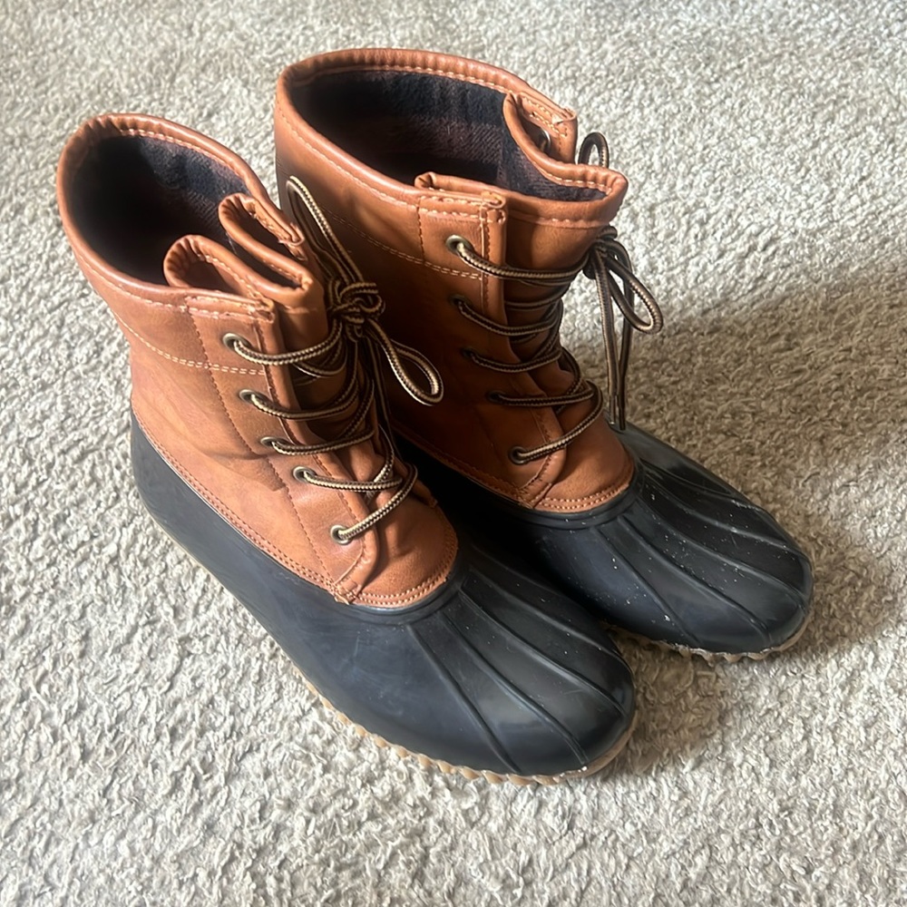 Duck boots
